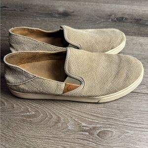 OluKai Pehuea Leather Slip On with Drop-in Heel Clay Snake Skin Design